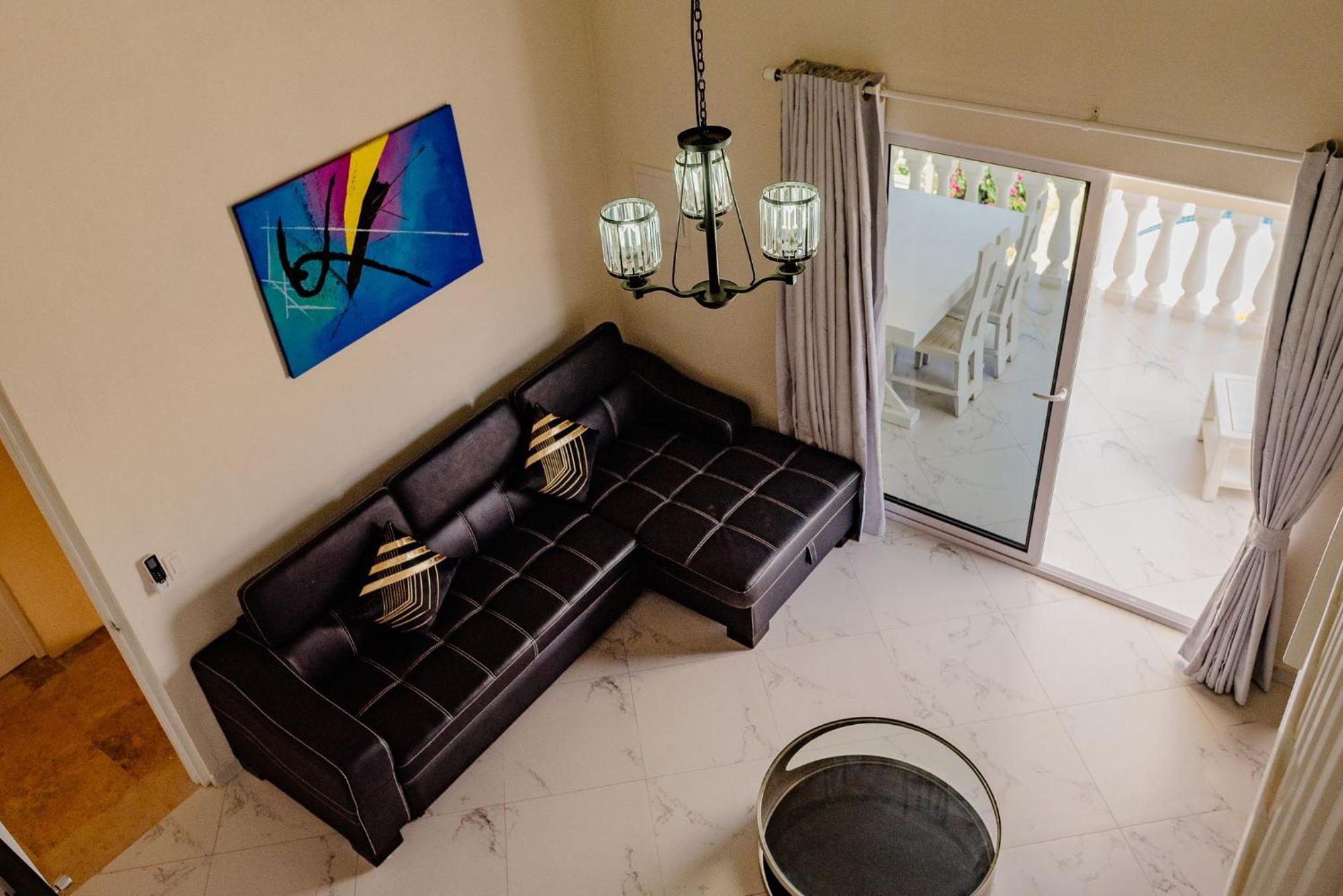 Stunning modern 2-bedroom apartment with tropical garden, pool&jacuzzi Palm Beach Buitenkant foto