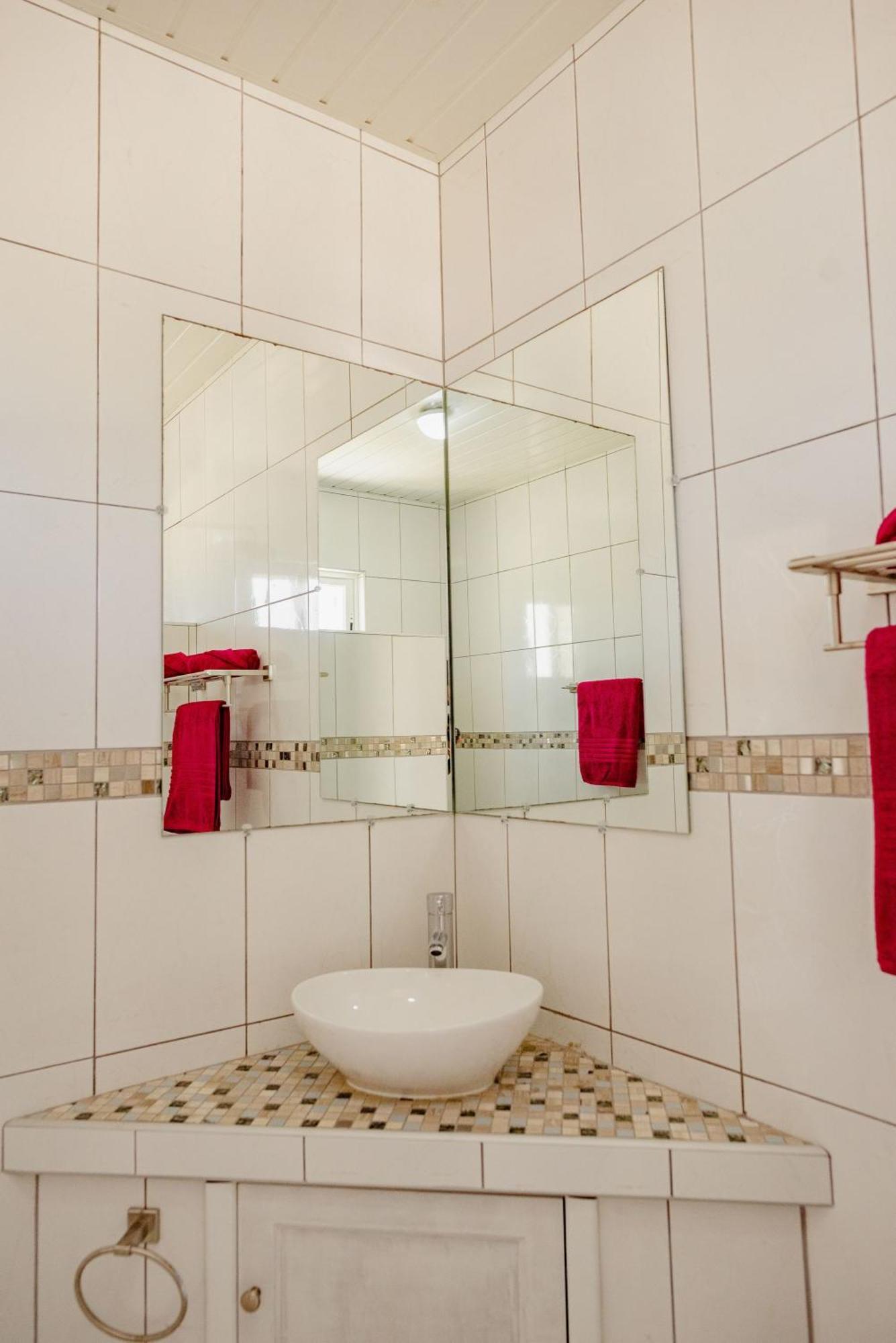 Stunning modern 2-bedroom apartment with tropical garden, pool&jacuzzi Palm Beach Buitenkant foto